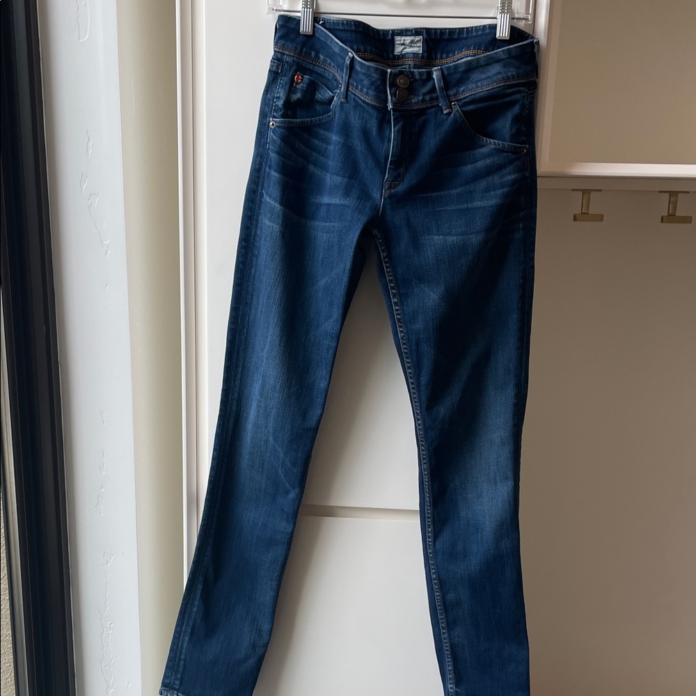 Hudson Women’s Jeans. “Collin Skinny”  28 x 31. 8.5” low rise. Nice color-GUC!